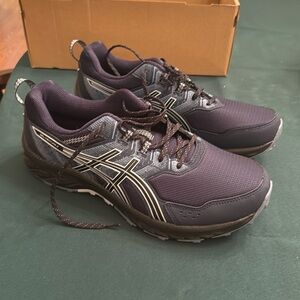 Size 12 extra wide sneakers